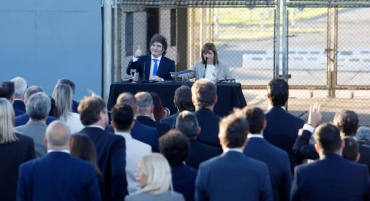 Cisma en el Gobierno: escondieron a Espert durante el acto de Milei en Ezeiza