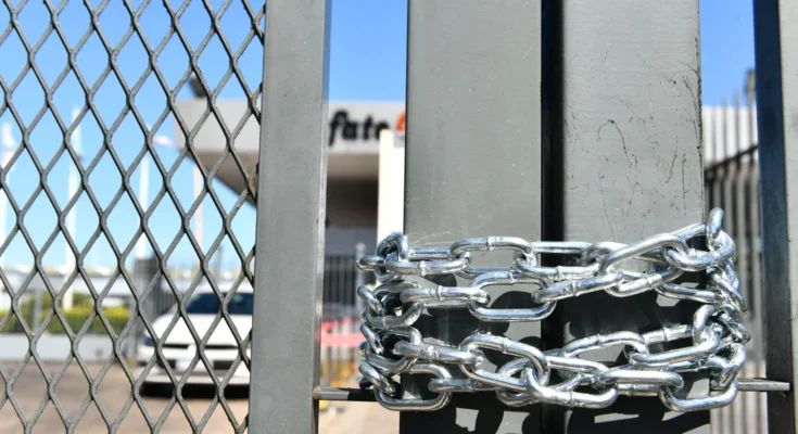 Cayó Fate: el gigante de los neumáticos cerró su planta y dejó casi mil familias en la calle