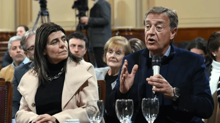 "Votaron sin leer": denunciaron a los senadores que votaron el artículo que ejecuta quitas salariales a los trabajadores que se enfermen