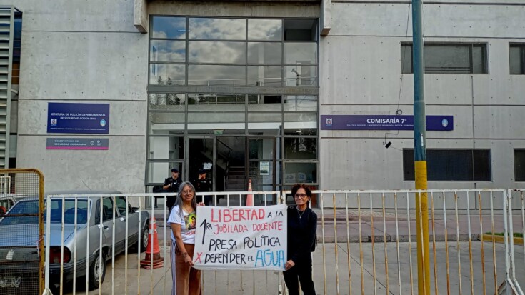 Protesta por la reforma de la Ley de Glaciares: una de las detenidas en la razzia policial es una docente jubilada