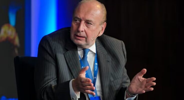 Manzano pide: «De nada sirve tener las mayores reservas minerales si no existen caminos, trenes o puertos»