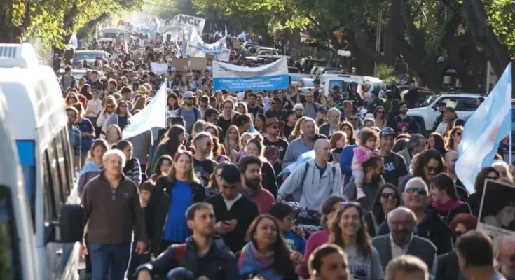 UNCuyo: sólo una minoría de trabajadores logra salarios que superan la línea de indigencia y de pobreza