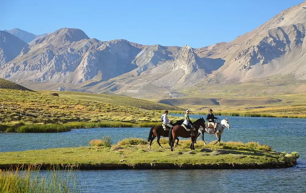 Agua, minerales estratégicos y frontera: lo que está en juego en Mendoza con la ley de extranjerización de tierras