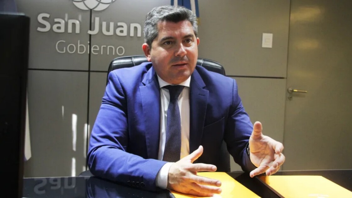 Orrego da a las mineras más que Milei: cedió soberanía a la multinacional Vicuña en un pacto por 71 años