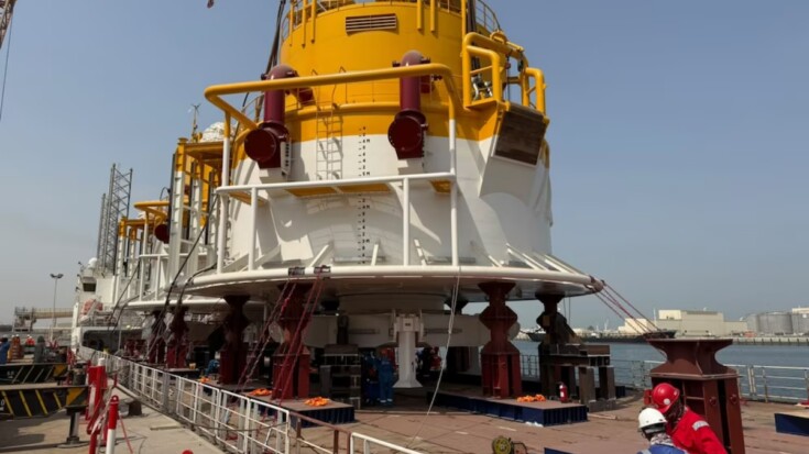 Llegaron las monoboyas para el puerto de Vaca Muerta hechas por una empresa vinculada con el petróleo de Malvinas
