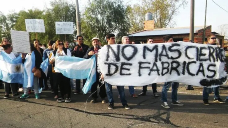 La economía cumplió cinco meses consecutivos de caída: la recesión amenaza al gobierno del mercado