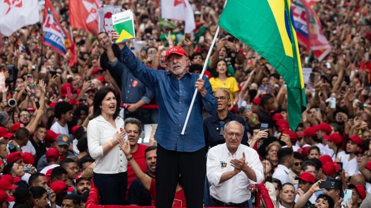 Lula conquistó la reelección con una remontada épica contra Bolsonaro y asumirá su cuarto mandato en Brasil